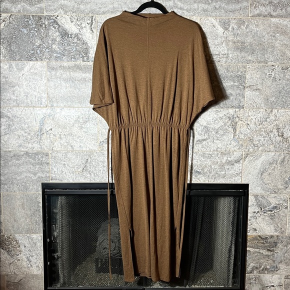 💥HP💥PROLOGUE Turtleneck Bat Wing Midi Dress – Medium – Brown/Tan - Picture 5 of 8